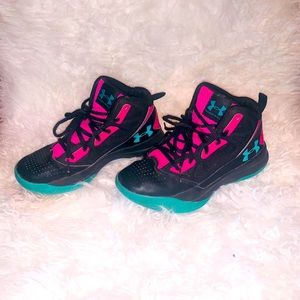 Under Armour shoes size 4.5